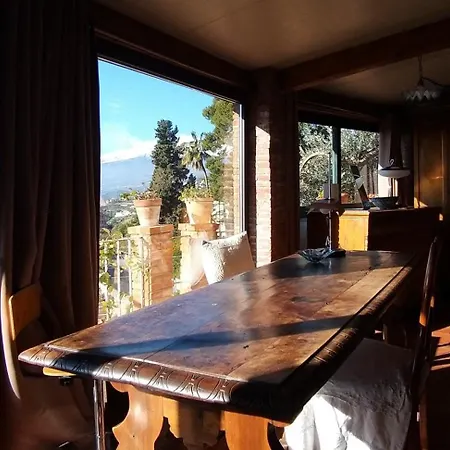 Casa Scacciapensieri Piccolo Museo Taormina Holiday home *