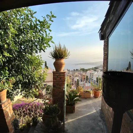 Casa Scacciapensieri Piccolo Museo Taormina *